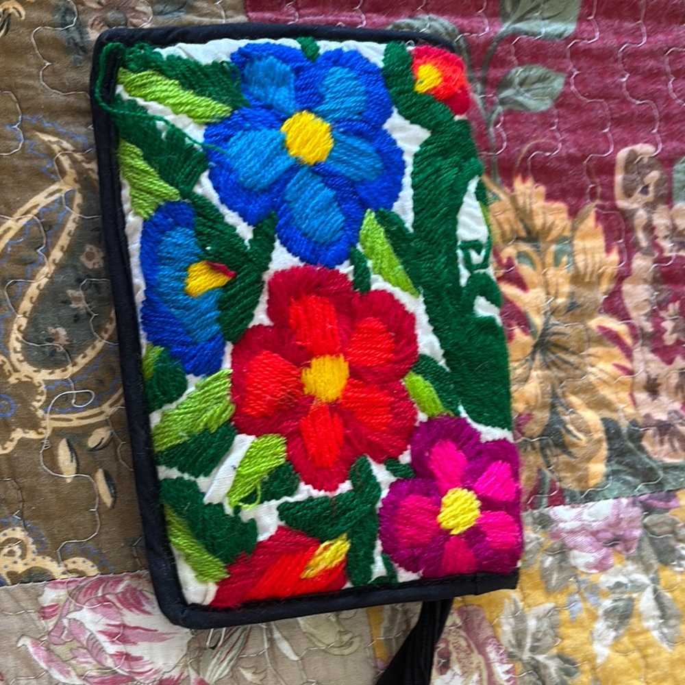 Floral Embroidered Wallet